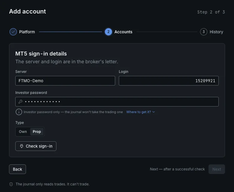 Etapa de conexão do MT5 no log.trading: servidor, login e senha de investidor de uma conta de mesa prop